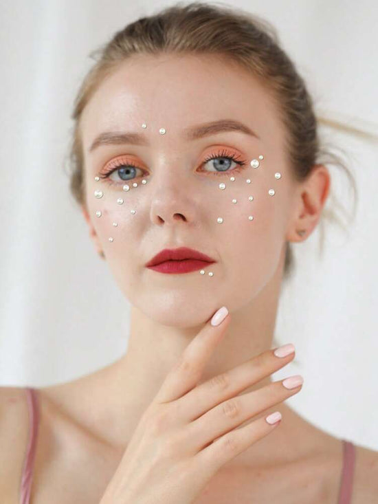 Small Pearls Face Gems